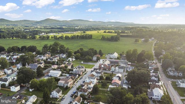 316 WALNUT STREET, Boiling Springs, PA 17007