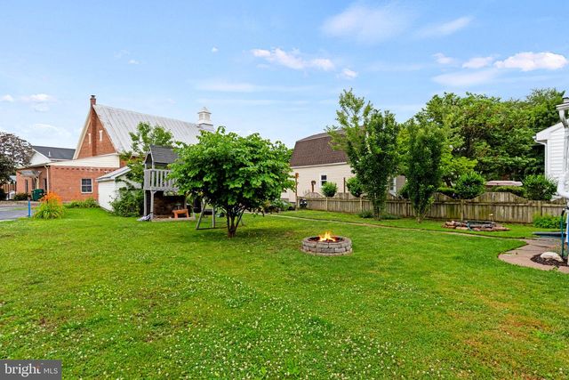 316 WALNUT STREET, Boiling Springs, PA 17007
