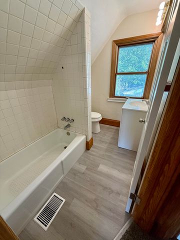 3604 Hoiles Avenue, Toledo, OH 43612