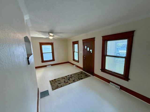 3604 Hoiles Avenue, Toledo, OH 43612