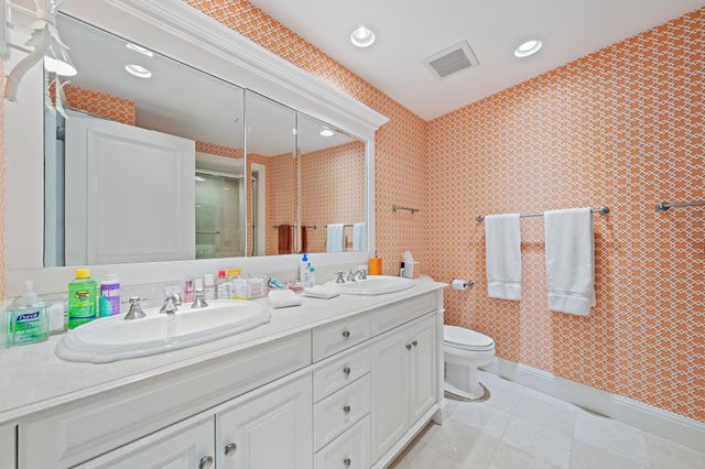 100 Royal Palm Way G4, Palm Beach, FL 33480