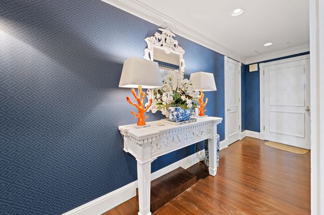 100 Royal Palm Way G4, Palm Beach, FL 33480