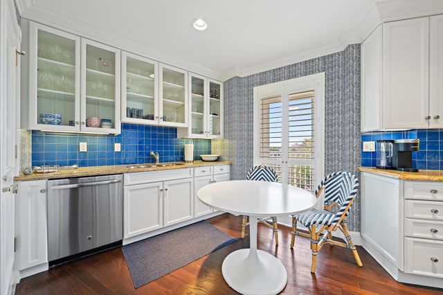 100 Royal Palm Way G4, Palm Beach, FL 33480