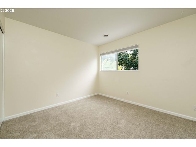 17760 Nw ROLLING HILL Ln, Beaverton, OR 97006