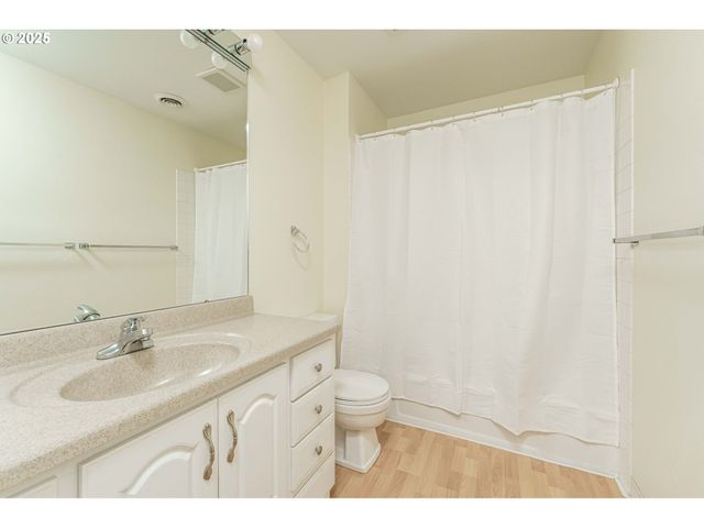 17760 Nw ROLLING HILL Ln, Beaverton, OR 97006