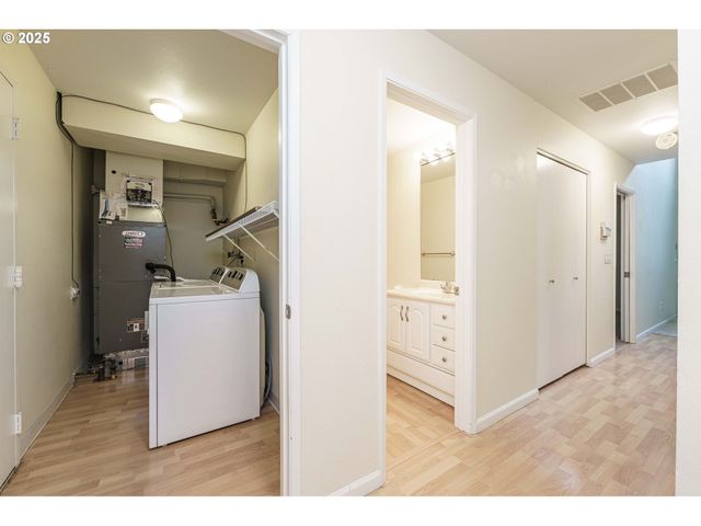 17760 Nw ROLLING HILL Ln, Beaverton, OR 97006