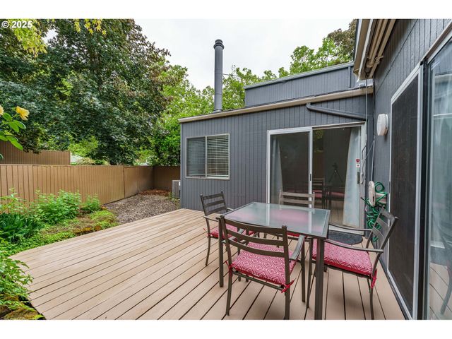 17760 Nw ROLLING HILL Ln, Beaverton, OR 97006