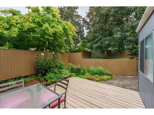 17760 Nw ROLLING HILL Ln, Beaverton, OR 97006