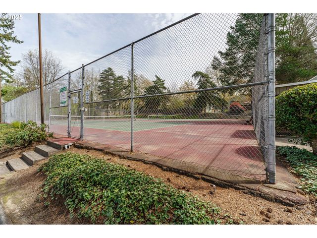 17760 Nw ROLLING HILL Ln, Beaverton, OR 97006