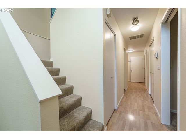 17760 Nw ROLLING HILL Ln, Beaverton, OR 97006