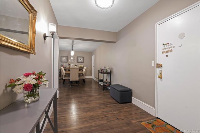 12 Westchester Avenue 5A, White Plains, NY 10601