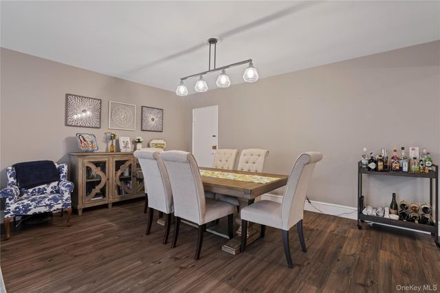 12 Westchester Avenue 5A, White Plains, NY 10601