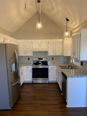 304 Parkside Ct, Old Hickory, TN 37138