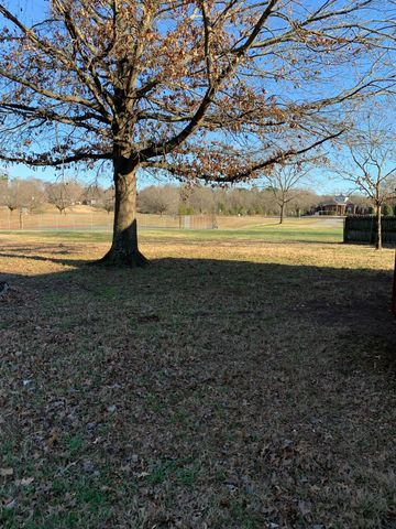 304 Parkside Ct, Old Hickory, TN 37138