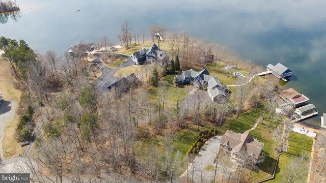 3804 OUTER BANKS LN, Bumpass, VA 23024