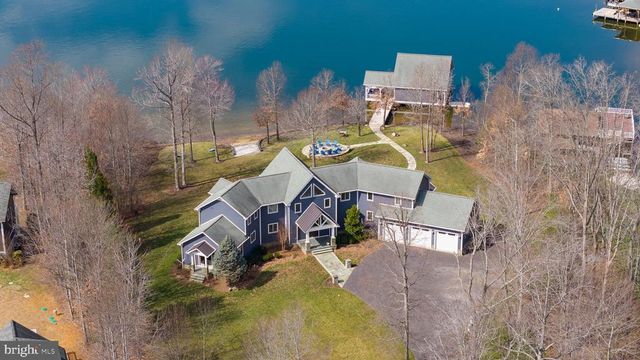 3804 OUTER BANKS LN, Bumpass, VA 23024