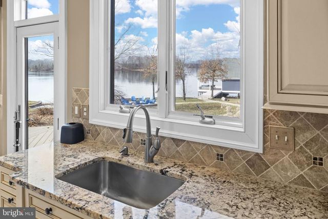 3804 OUTER BANKS LN, Bumpass, VA 23024