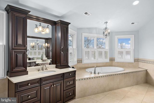 3804 OUTER BANKS LN, Bumpass, VA 23024