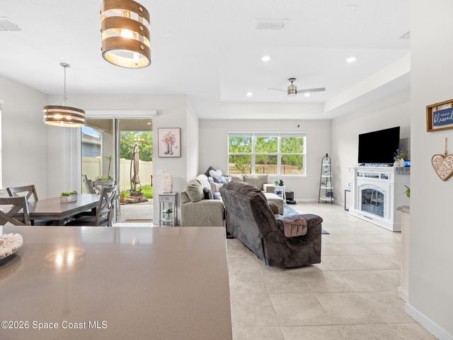 2209 Canopy Terrace Boulevard, Deland, FL 32724