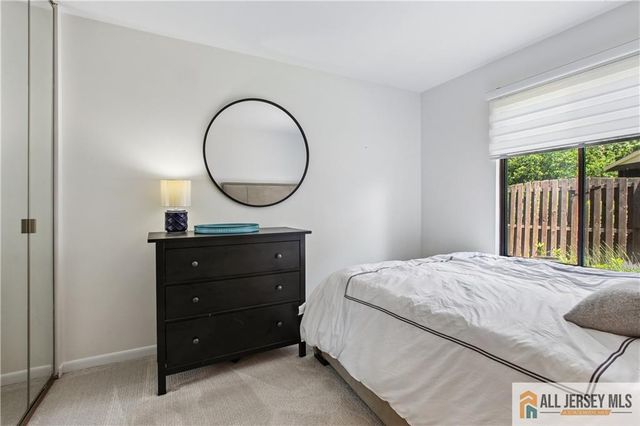 2 Park Gate Drive 1002, Edison, NJ 08820