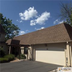 2 Park Gate Drive 1002, Edison, NJ 08820