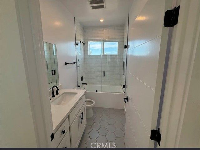 5921 Dauphin Street 3, Los Angeles, CA 90034