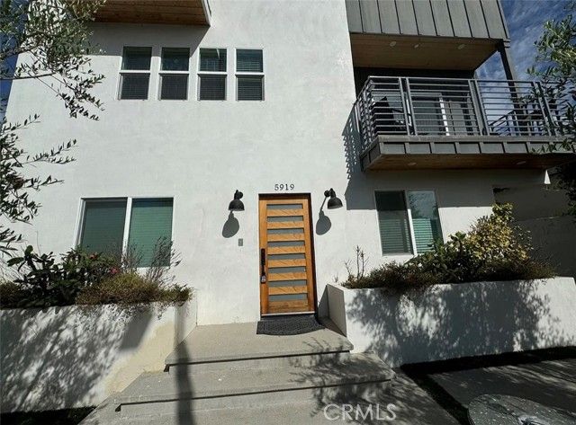 5921 Dauphin Street 3, Los Angeles, CA 90034