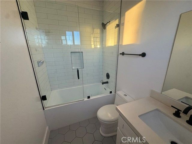 5921 Dauphin Street 3, Los Angeles, CA 90034