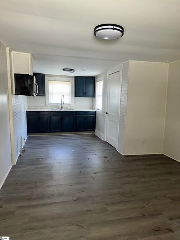 201 Hunters Court, Laurens, SC 29360