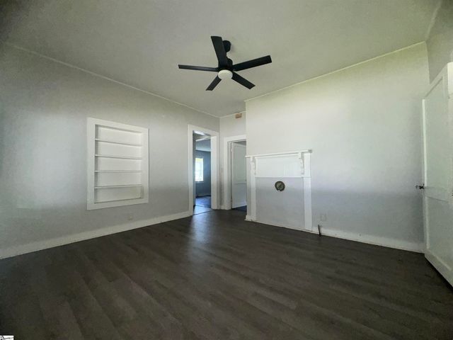 201 Hunters Court, Laurens, SC 29360