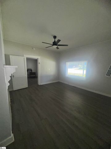 201 Hunters Court, Laurens, SC 29360