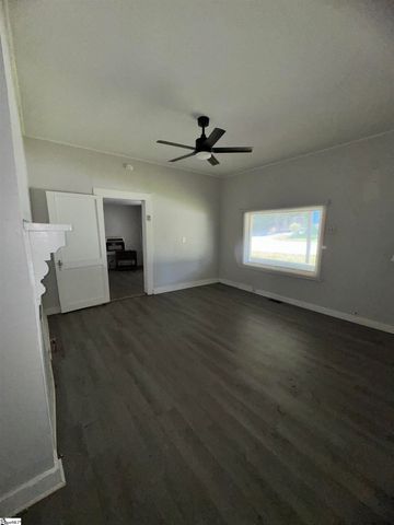201 Hunters Court, Laurens, SC 29360