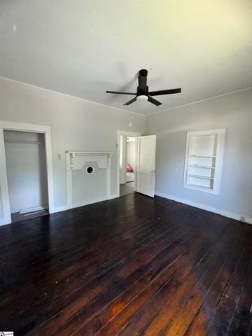 201 Hunters Court, Laurens, SC 29360