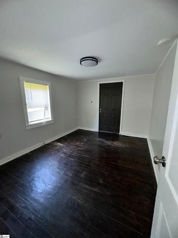 201 Hunters Court, Laurens, SC 29360