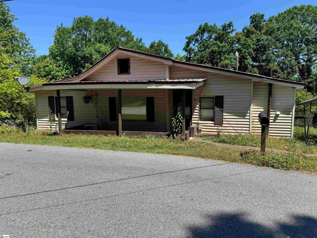201 Hunters Court, Laurens, SC 29360