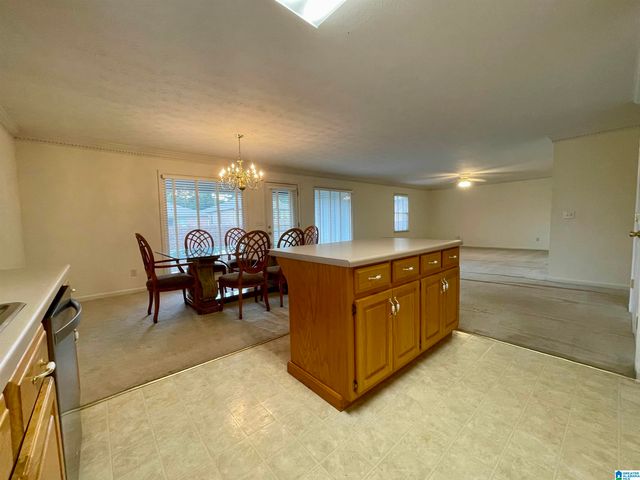 1607 PARKMAN STREET NE, Cullman, AL 35055