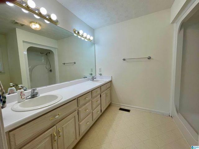 1607 PARKMAN STREET NE, Cullman, AL 35055
