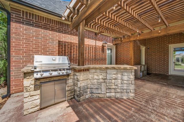 8624 Timber Drive, North Richland Hills, TX 76182