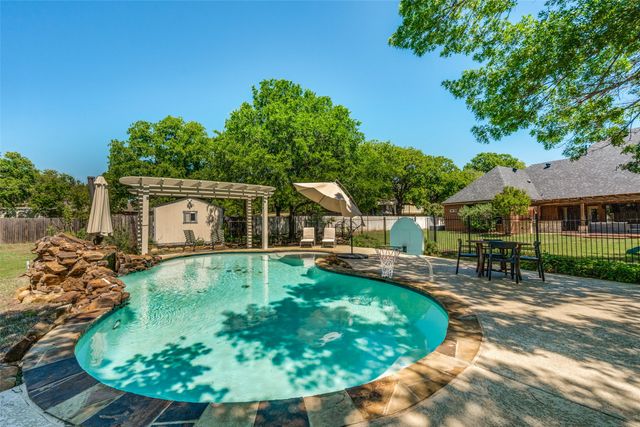 8624 Timber Drive, North Richland Hills, TX 76182