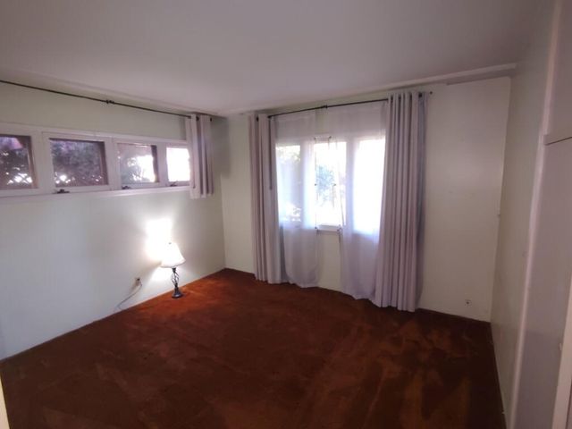 1517 W Kaweah Avenue, Visalia, CA 93277