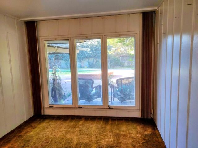 1517 W Kaweah Avenue, Visalia, CA 93277