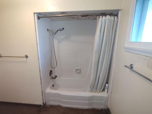 1517 W Kaweah Avenue, Visalia, CA 93277