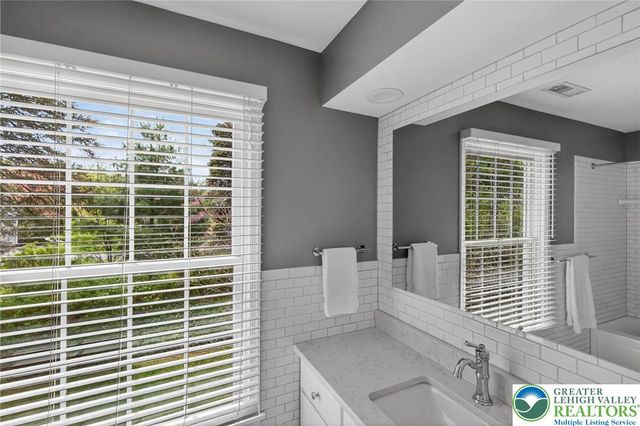 2495 Stanford Circle, Lower Macungie Twp, PA 18049