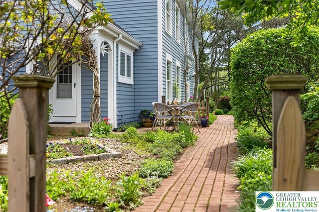 2495 Stanford Circle, Lower Macungie Twp, PA 18049