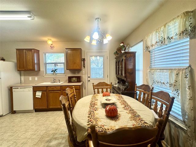 314 Rouen Drive, Port Lavaca, TX 77979