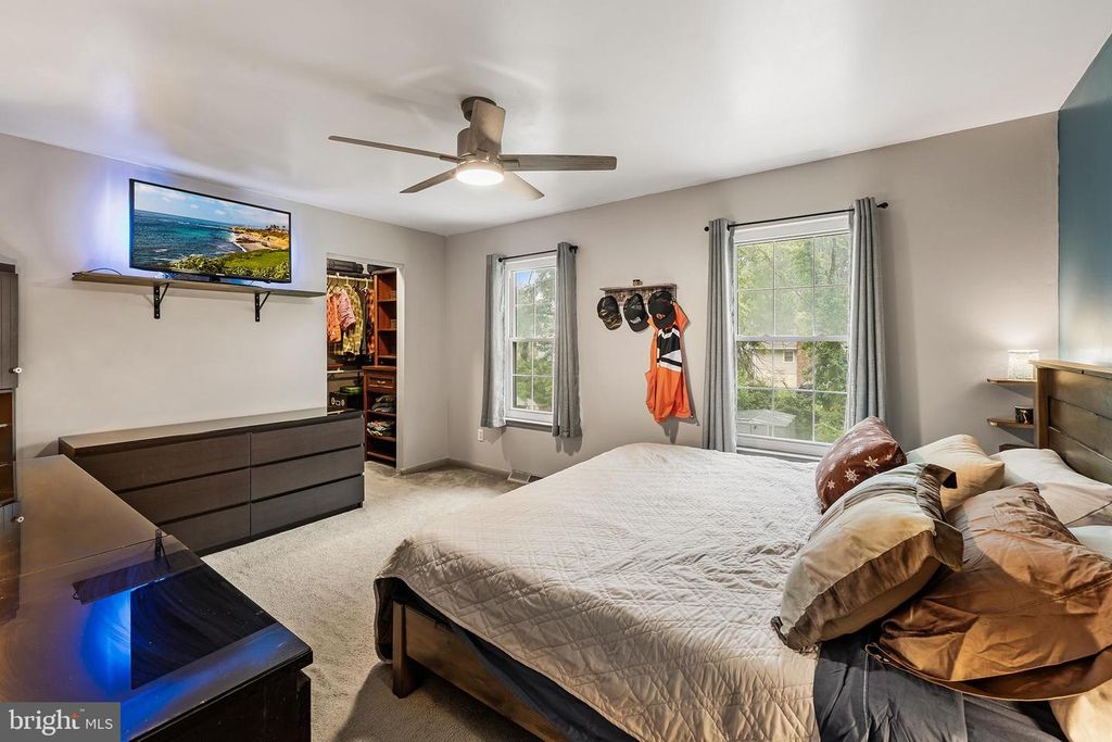 Image 12 of property listing at 2620 TULIP AVE, Halethorpe, MD 21227