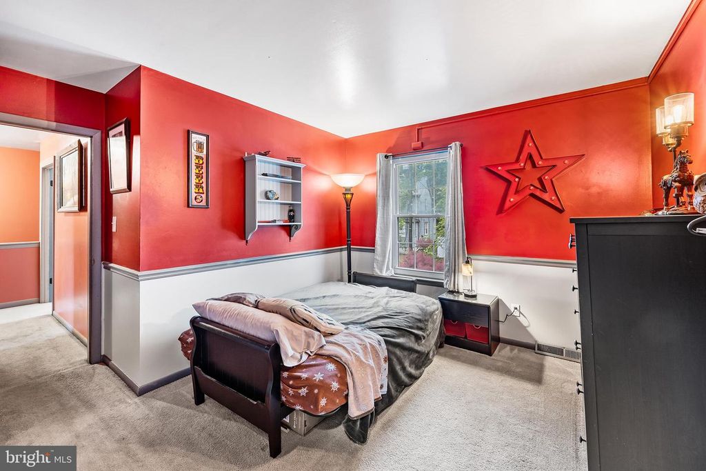 Image 15 of property listing at 2620 TULIP AVE, Halethorpe, MD 21227