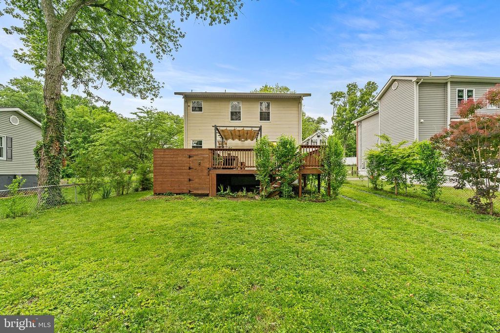 Image 23 of property listing at 2620 TULIP AVE, Halethorpe, MD 21227
