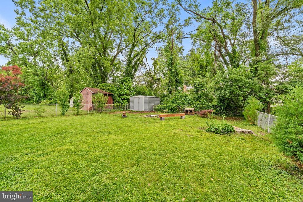 Image 25 of property listing at 2620 TULIP AVE, Halethorpe, MD 21227