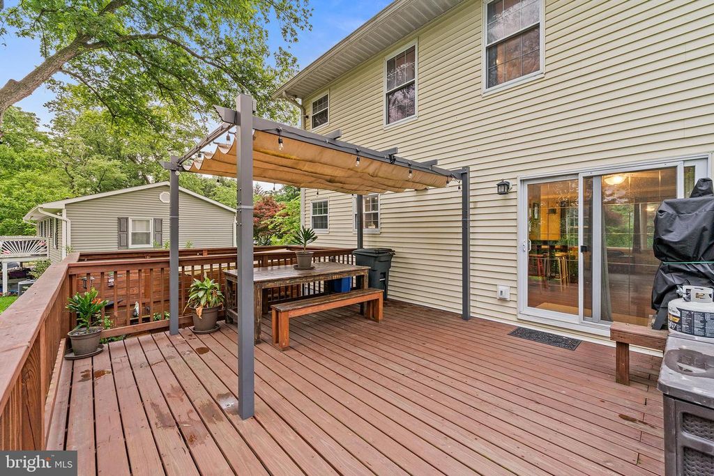 Image 26 of property listing at 2620 TULIP AVE, Halethorpe, MD 21227